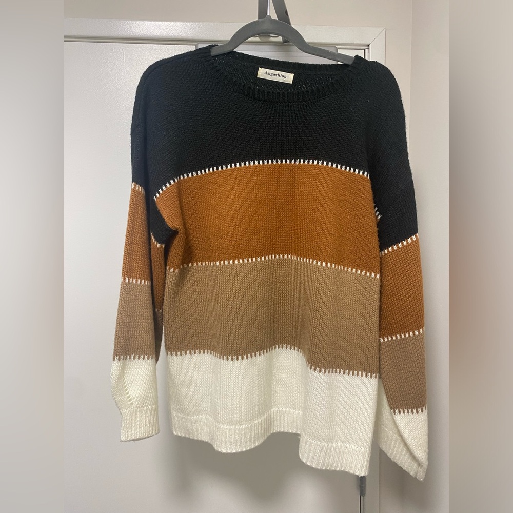 Colorblock Crew Neck Sweater - Picture 3 of 4